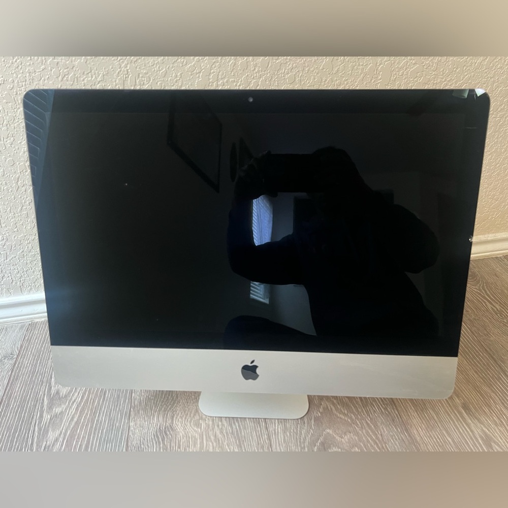 Apple iMac with Vivid Display - Silver and Black Tested Working Perfect 2019 - Picture 8 of 13